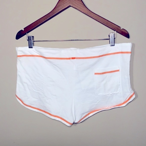 🎉Host pick🎉New Fila women’s active shorts (European Size Lrg) - Picture 2 of 7